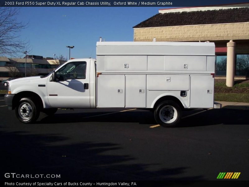 Oxford White / Medium Graphite 2003 Ford F550 Super Duty XL Regular Cab Chassis Utility