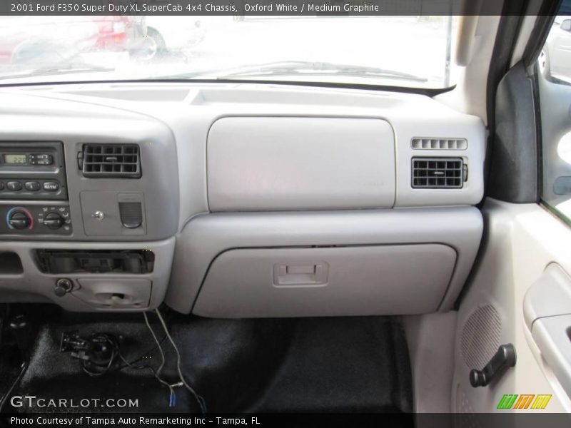 Oxford White / Medium Graphite 2001 Ford F350 Super Duty XL SuperCab 4x4 Chassis
