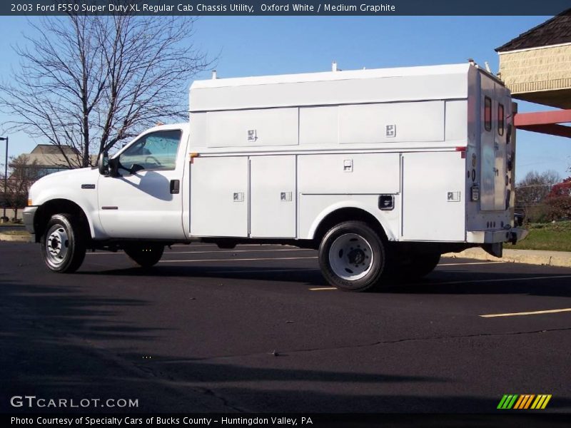 Oxford White / Medium Graphite 2003 Ford F550 Super Duty XL Regular Cab Chassis Utility