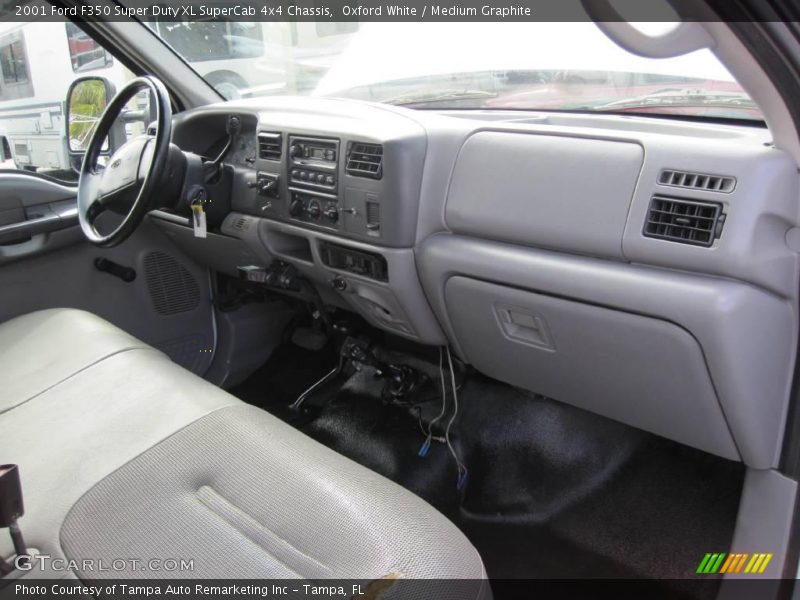 Oxford White / Medium Graphite 2001 Ford F350 Super Duty XL SuperCab 4x4 Chassis