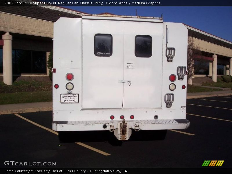 Oxford White / Medium Graphite 2003 Ford F550 Super Duty XL Regular Cab Chassis Utility