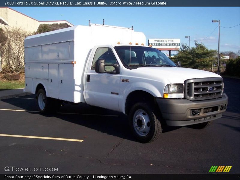 Oxford White / Medium Graphite 2003 Ford F550 Super Duty XL Regular Cab Chassis Utility