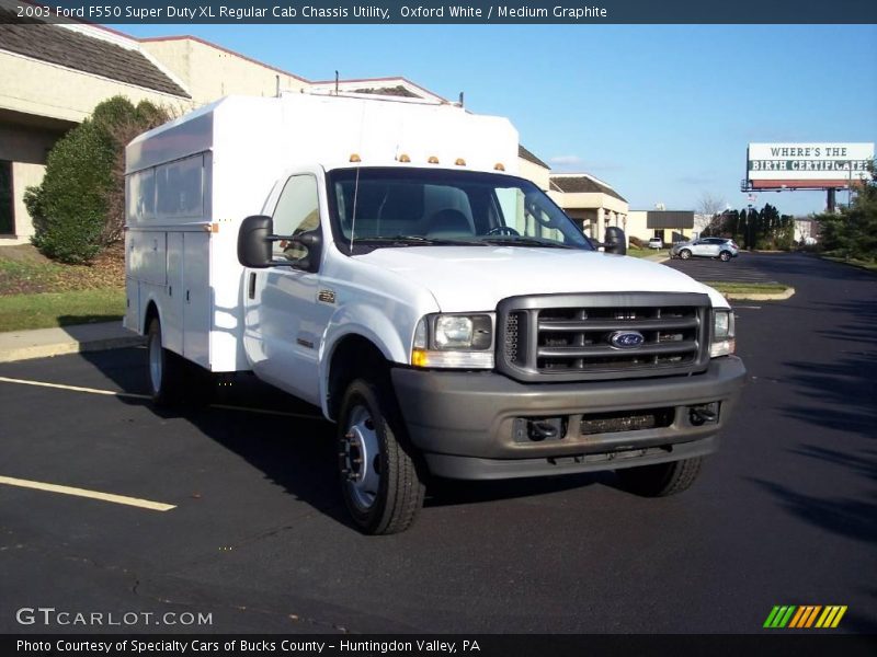 Oxford White / Medium Graphite 2003 Ford F550 Super Duty XL Regular Cab Chassis Utility