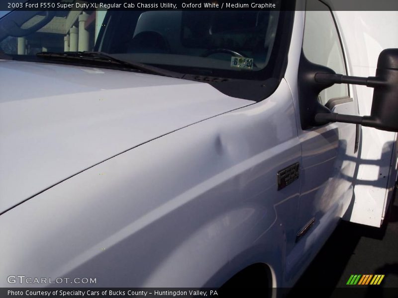 Oxford White / Medium Graphite 2003 Ford F550 Super Duty XL Regular Cab Chassis Utility