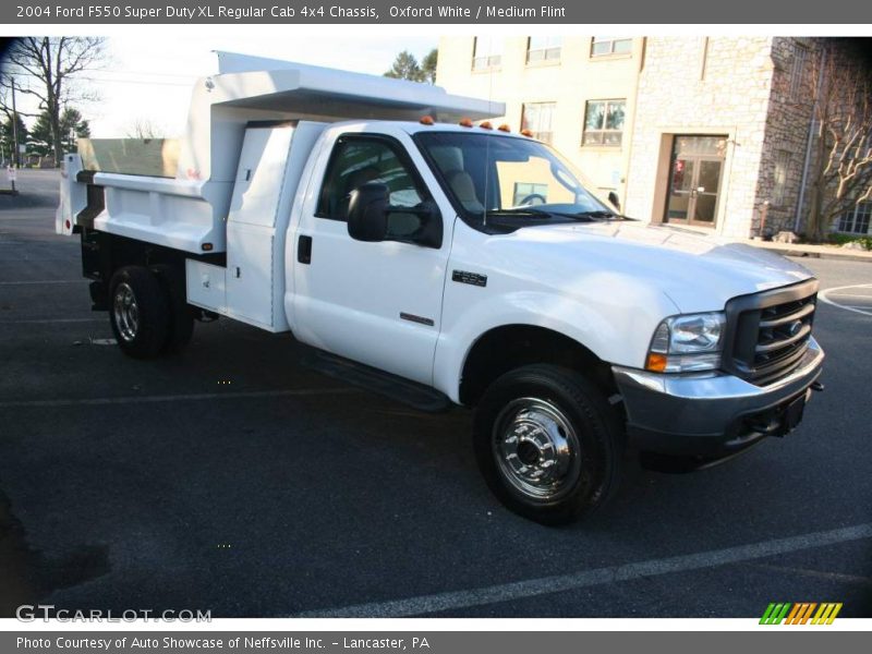 Oxford White / Medium Flint 2004 Ford F550 Super Duty XL Regular Cab 4x4 Chassis
