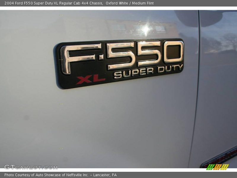 Oxford White / Medium Flint 2004 Ford F550 Super Duty XL Regular Cab 4x4 Chassis