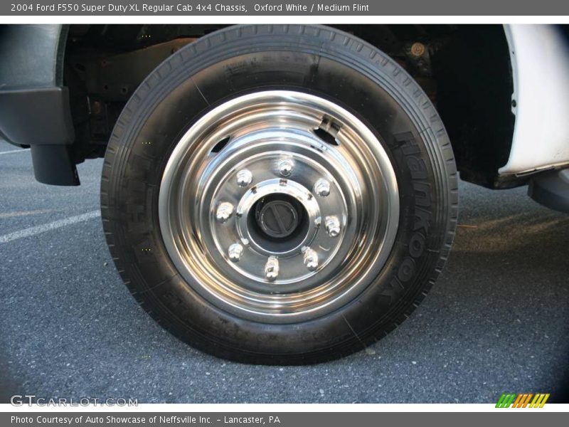 Oxford White / Medium Flint 2004 Ford F550 Super Duty XL Regular Cab 4x4 Chassis