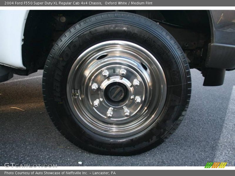 Oxford White / Medium Flint 2004 Ford F550 Super Duty XL Regular Cab 4x4 Chassis