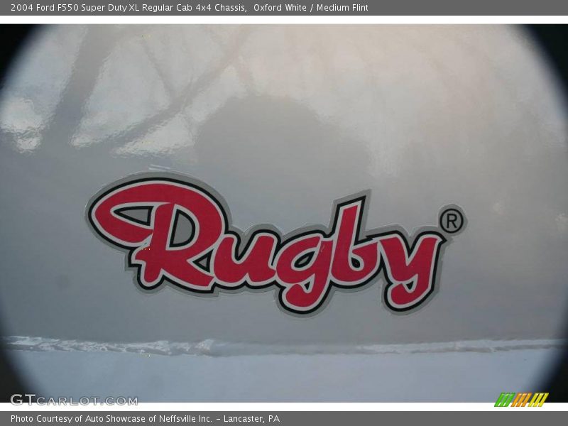 Oxford White / Medium Flint 2004 Ford F550 Super Duty XL Regular Cab 4x4 Chassis