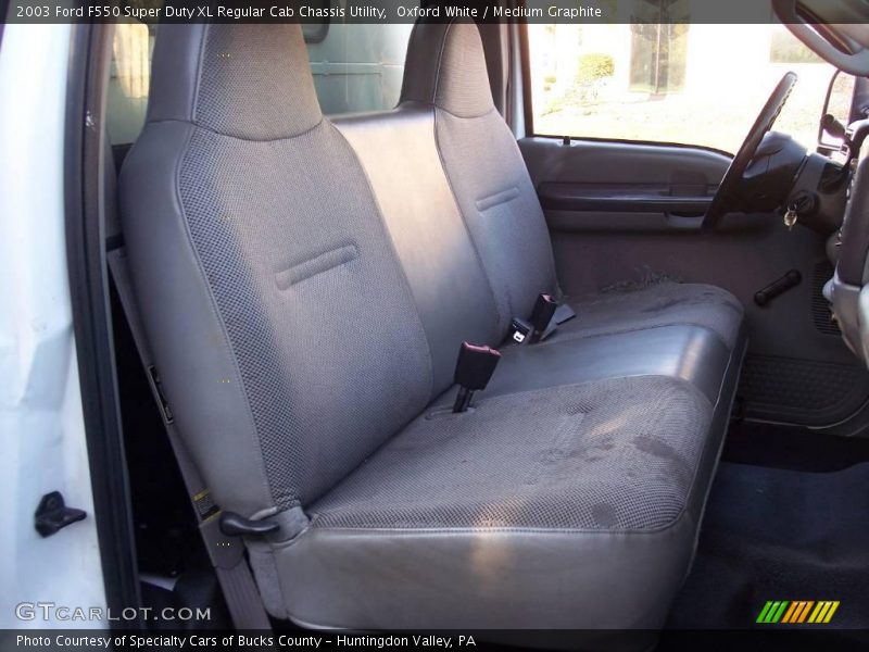 Oxford White / Medium Graphite 2003 Ford F550 Super Duty XL Regular Cab Chassis Utility