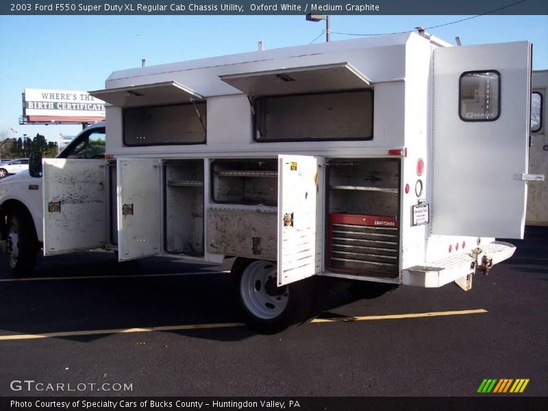 Oxford White / Medium Graphite 2003 Ford F550 Super Duty XL Regular Cab Chassis Utility