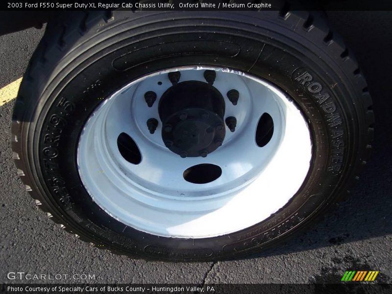 Oxford White / Medium Graphite 2003 Ford F550 Super Duty XL Regular Cab Chassis Utility