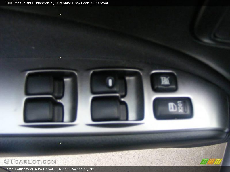 Graphite Gray Pearl / Charcoal 2006 Mitsubishi Outlander LS