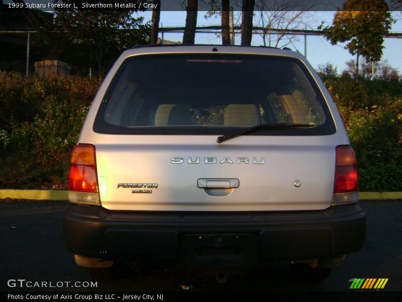 Silverthorn Metallic / Gray 1999 Subaru Forester L