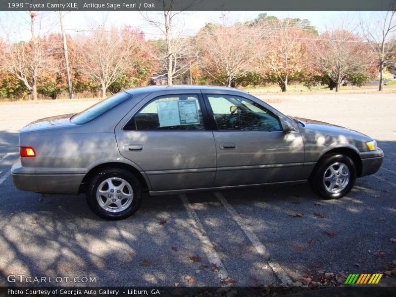 Antique Sage Pearl / Oak 1998 Toyota Camry XLE