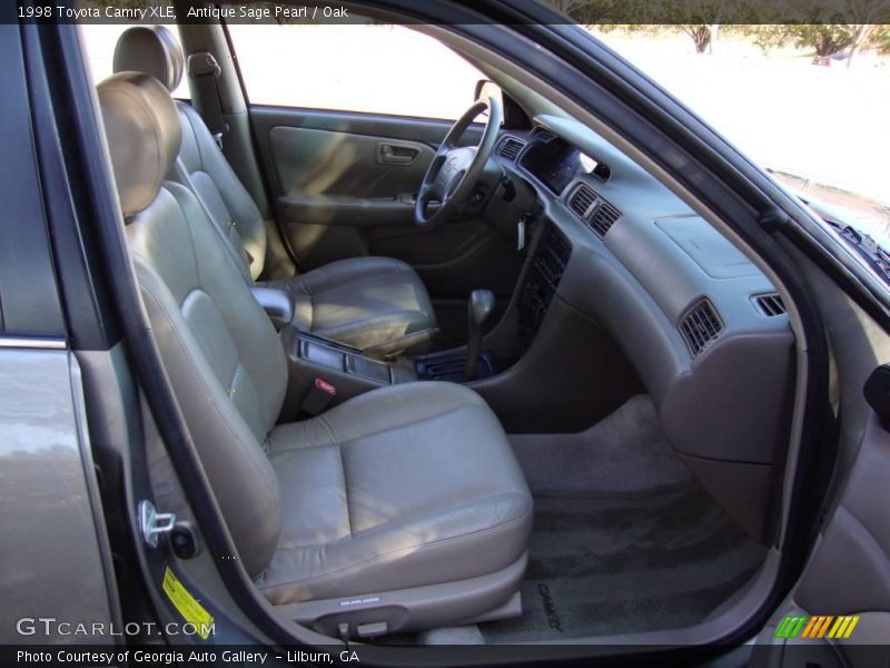 Antique Sage Pearl / Oak 1998 Toyota Camry XLE