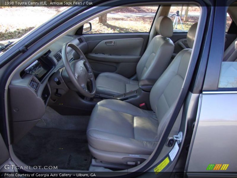 Antique Sage Pearl / Oak 1998 Toyota Camry XLE