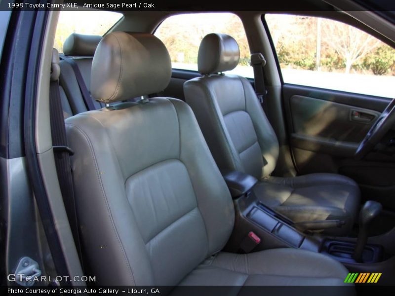 Antique Sage Pearl / Oak 1998 Toyota Camry XLE