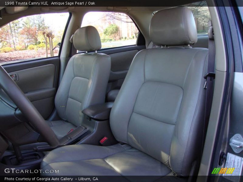 Antique Sage Pearl / Oak 1998 Toyota Camry XLE