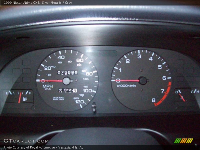 Silver Metallic / Grey 1999 Nissan Altima GXE