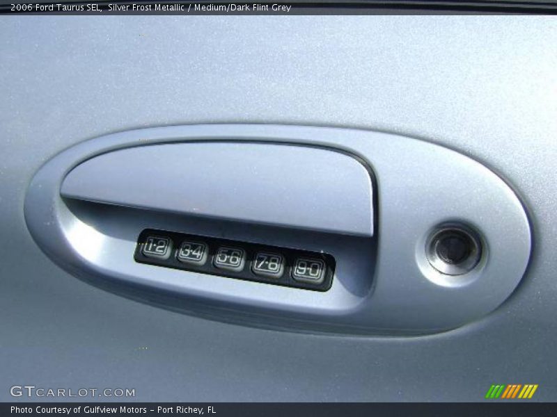 Silver Frost Metallic / Medium/Dark Flint Grey 2006 Ford Taurus SEL
