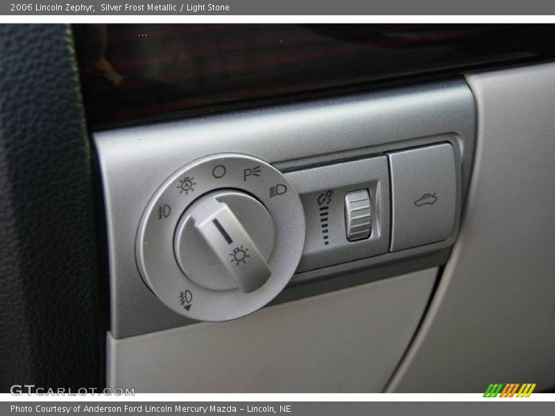 Silver Frost Metallic / Light Stone 2006 Lincoln Zephyr