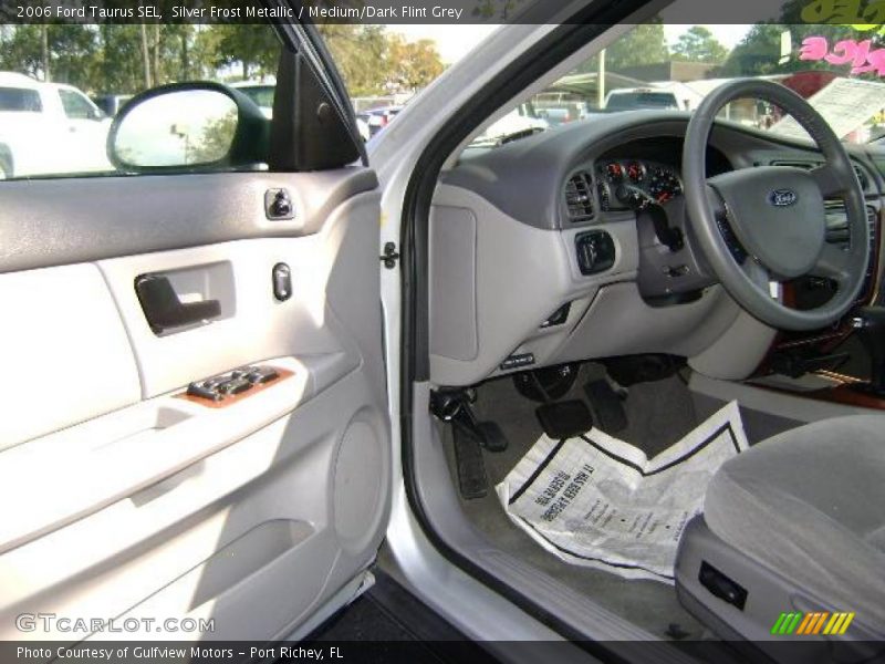 Silver Frost Metallic / Medium/Dark Flint Grey 2006 Ford Taurus SEL