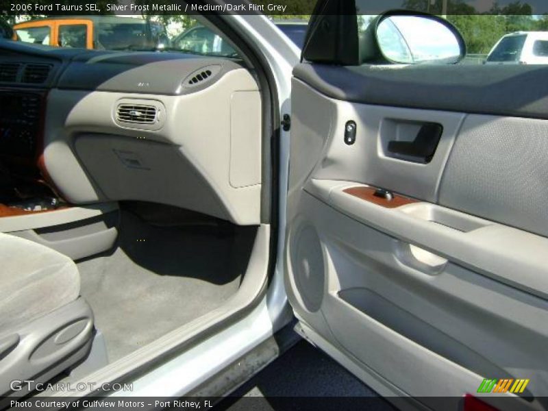 Silver Frost Metallic / Medium/Dark Flint Grey 2006 Ford Taurus SEL