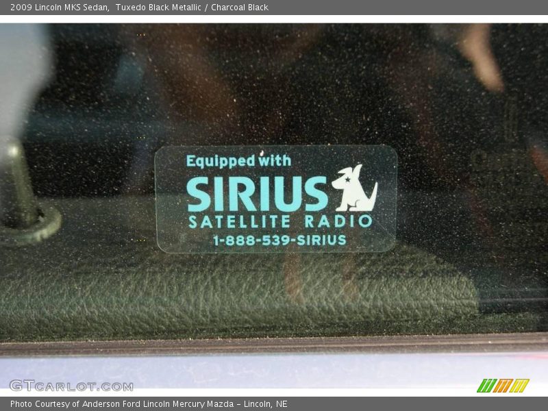 Tuxedo Black Metallic / Charcoal Black 2009 Lincoln MKS Sedan