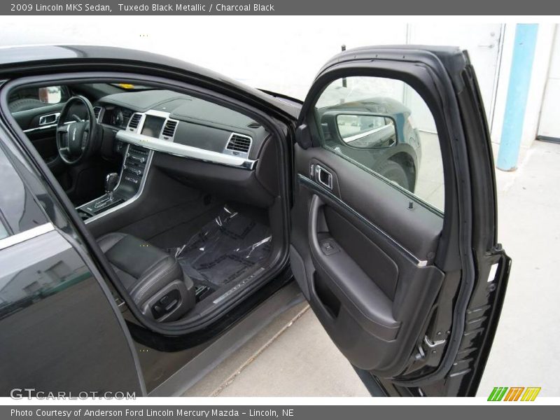 Tuxedo Black Metallic / Charcoal Black 2009 Lincoln MKS Sedan