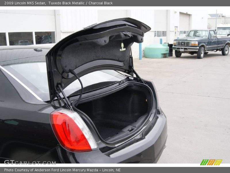 Tuxedo Black Metallic / Charcoal Black 2009 Lincoln MKS Sedan