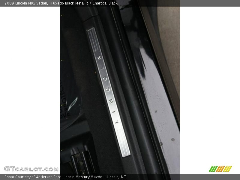 Tuxedo Black Metallic / Charcoal Black 2009 Lincoln MKS Sedan