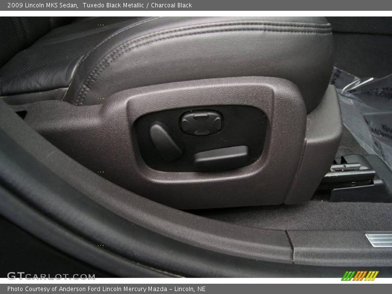 Tuxedo Black Metallic / Charcoal Black 2009 Lincoln MKS Sedan