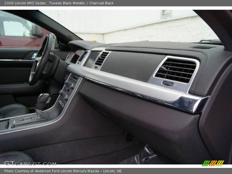 Tuxedo Black Metallic / Charcoal Black 2009 Lincoln MKS Sedan