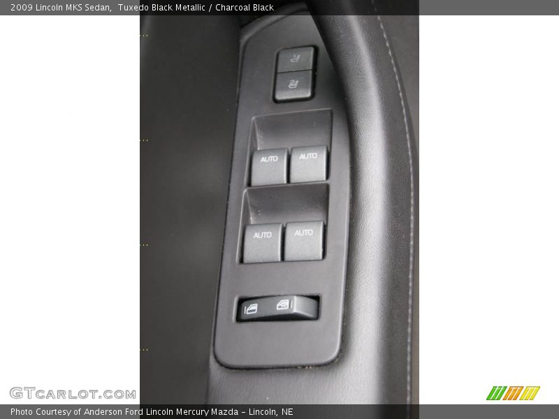 Tuxedo Black Metallic / Charcoal Black 2009 Lincoln MKS Sedan