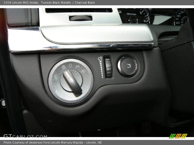 Tuxedo Black Metallic / Charcoal Black 2009 Lincoln MKS Sedan