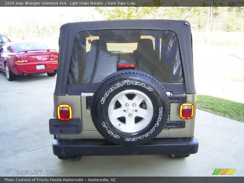 Light Khaki Metallic / Dark Slate Gray 2004 Jeep Wrangler Unlimited 4x4