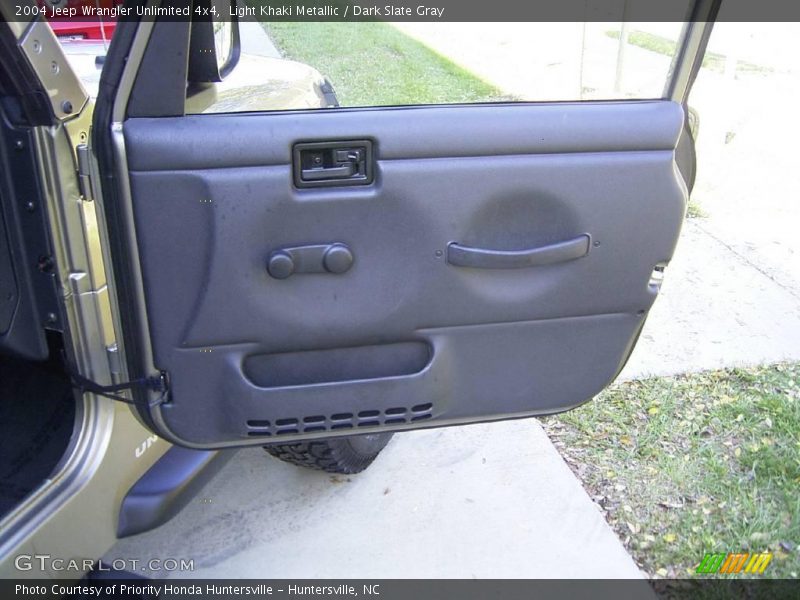 Light Khaki Metallic / Dark Slate Gray 2004 Jeep Wrangler Unlimited 4x4