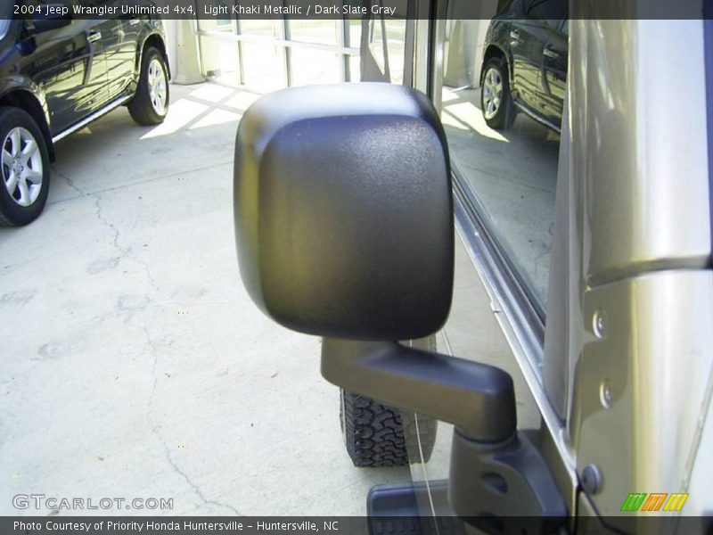 Light Khaki Metallic / Dark Slate Gray 2004 Jeep Wrangler Unlimited 4x4
