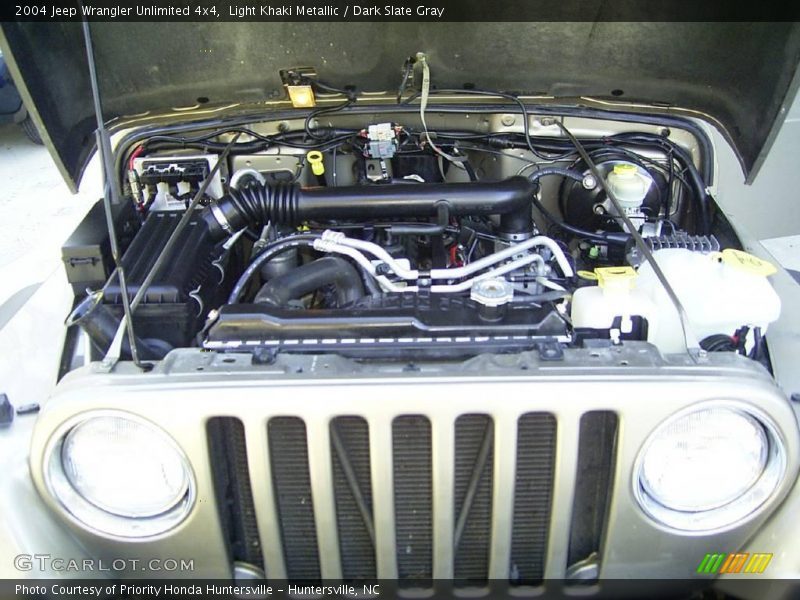 Light Khaki Metallic / Dark Slate Gray 2004 Jeep Wrangler Unlimited 4x4