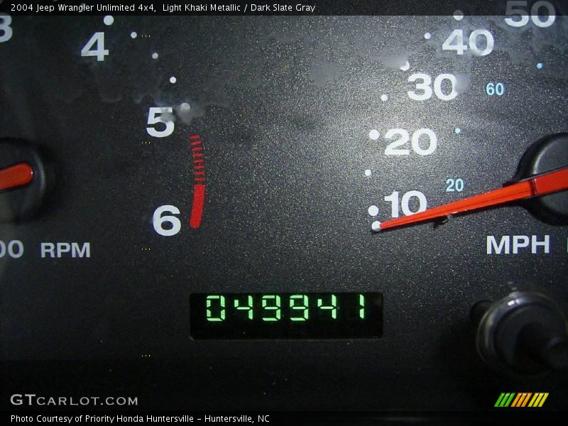 Light Khaki Metallic / Dark Slate Gray 2004 Jeep Wrangler Unlimited 4x4