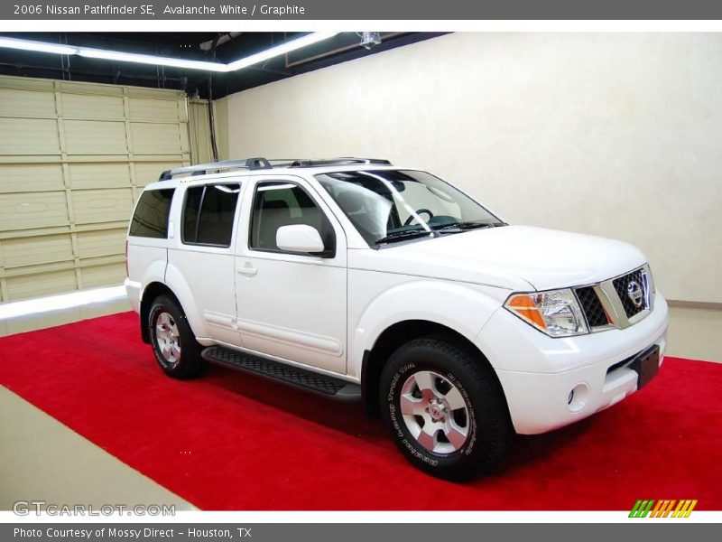 Avalanche White / Graphite 2006 Nissan Pathfinder SE