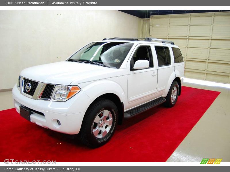 Avalanche White / Graphite 2006 Nissan Pathfinder SE