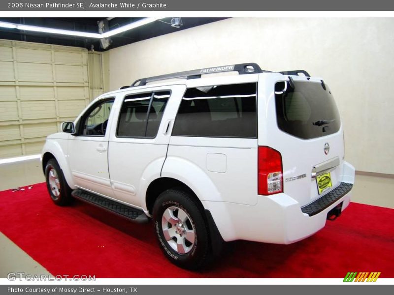 Avalanche White / Graphite 2006 Nissan Pathfinder SE