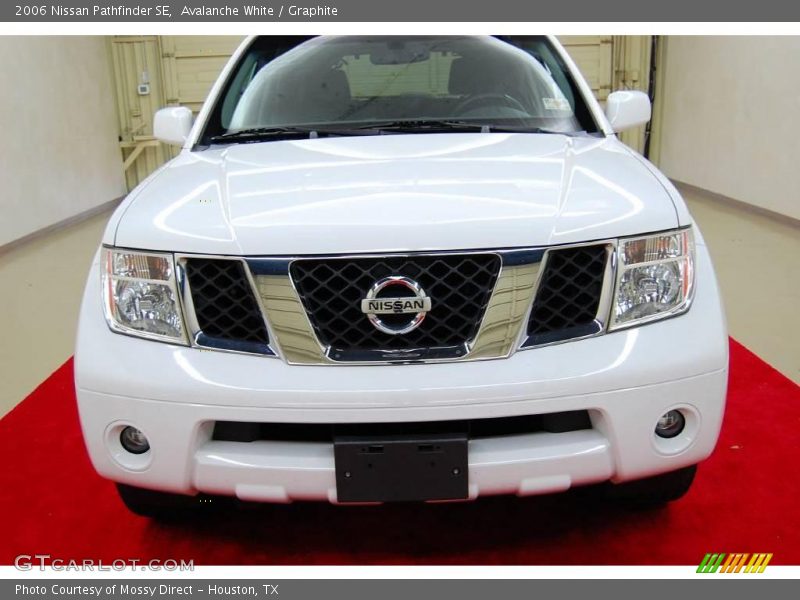 Avalanche White / Graphite 2006 Nissan Pathfinder SE