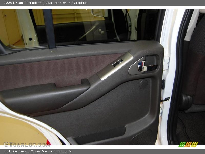 Avalanche White / Graphite 2006 Nissan Pathfinder SE