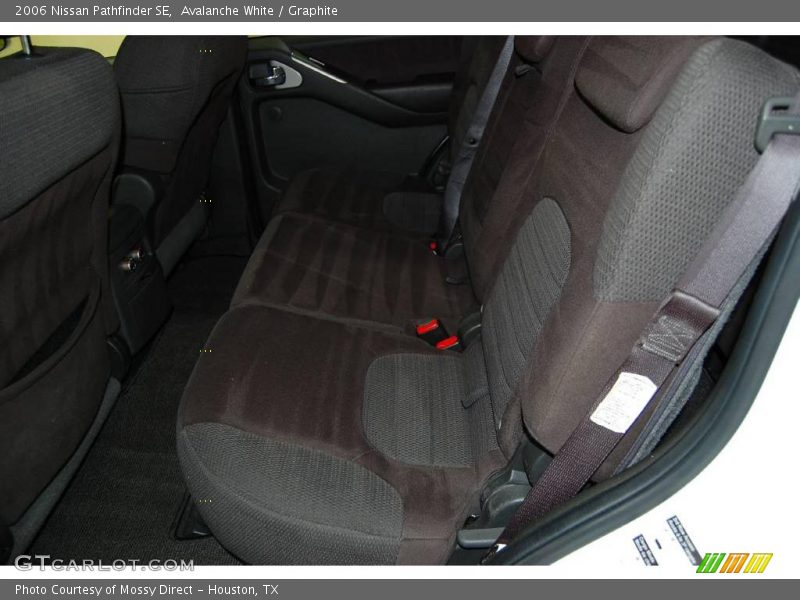 Avalanche White / Graphite 2006 Nissan Pathfinder SE