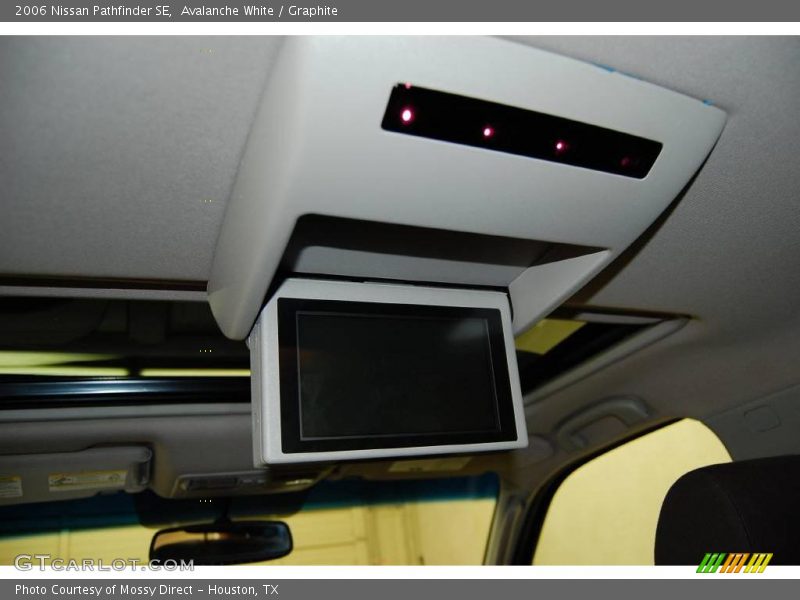 Avalanche White / Graphite 2006 Nissan Pathfinder SE