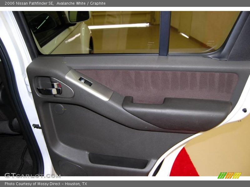 Avalanche White / Graphite 2006 Nissan Pathfinder SE