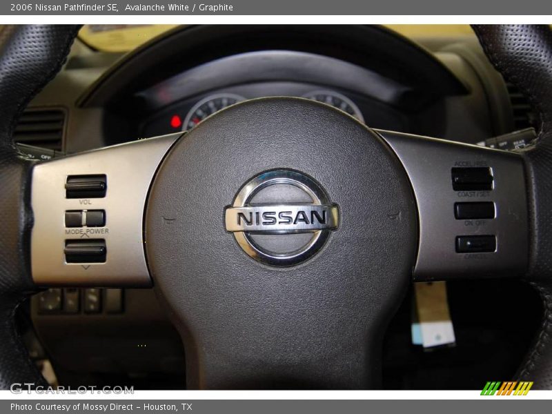 Avalanche White / Graphite 2006 Nissan Pathfinder SE